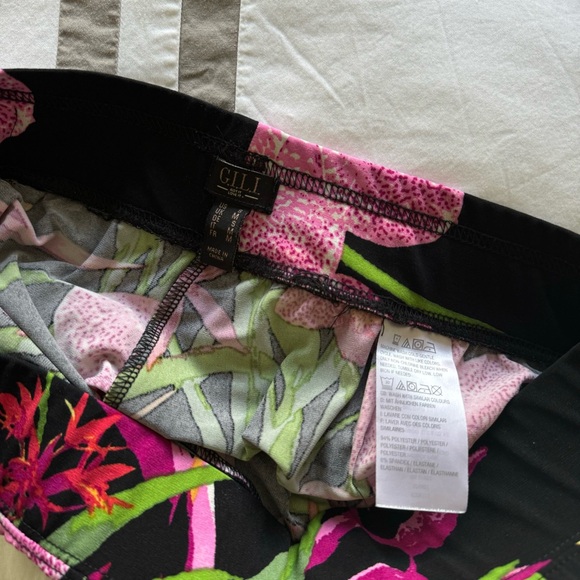 G.I.L.I. Jetsetter Side Slit Pants - Picture 7 of 7